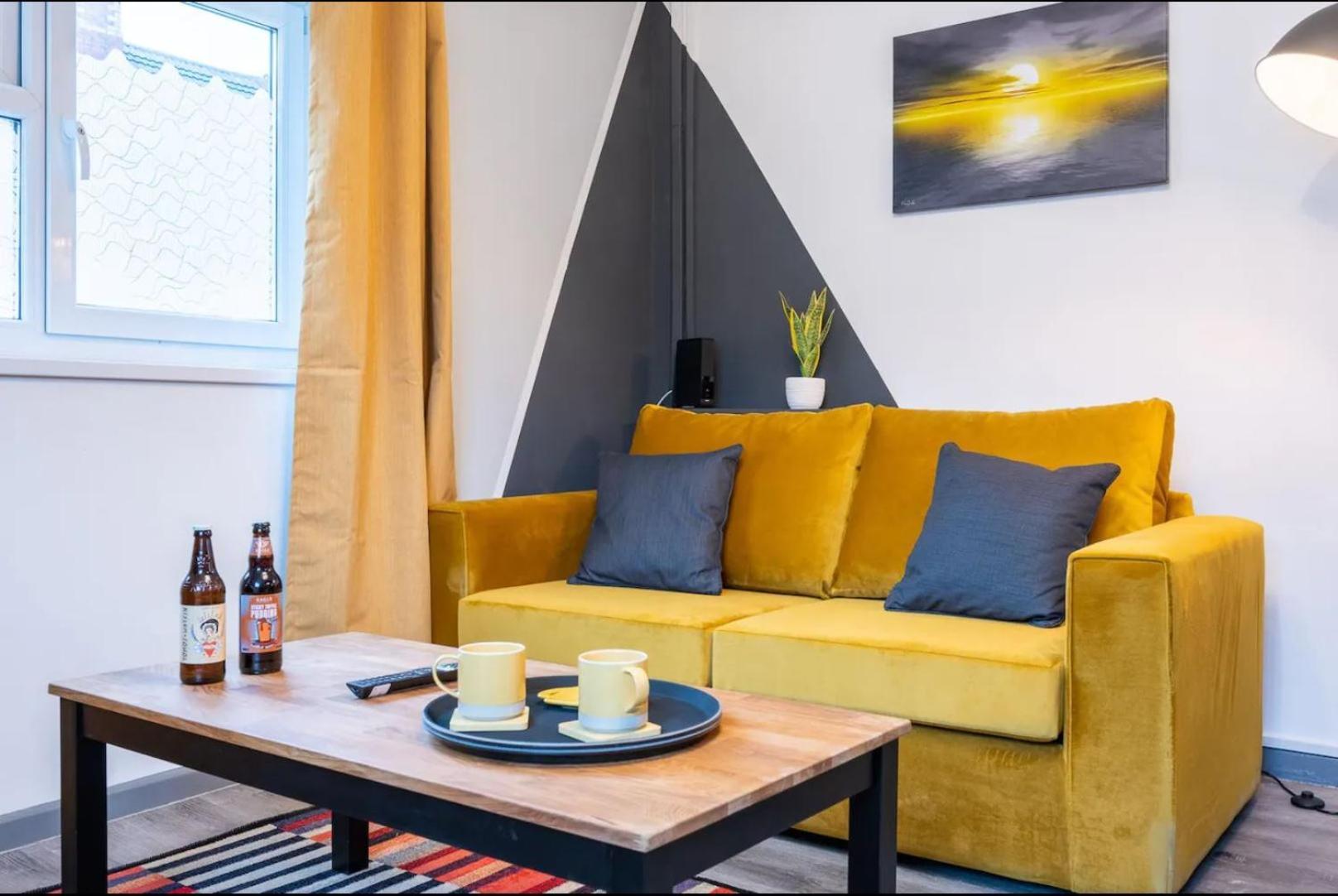 Stunning One Bedroom Apartments Near Shops & Central 카디프 외부 사진