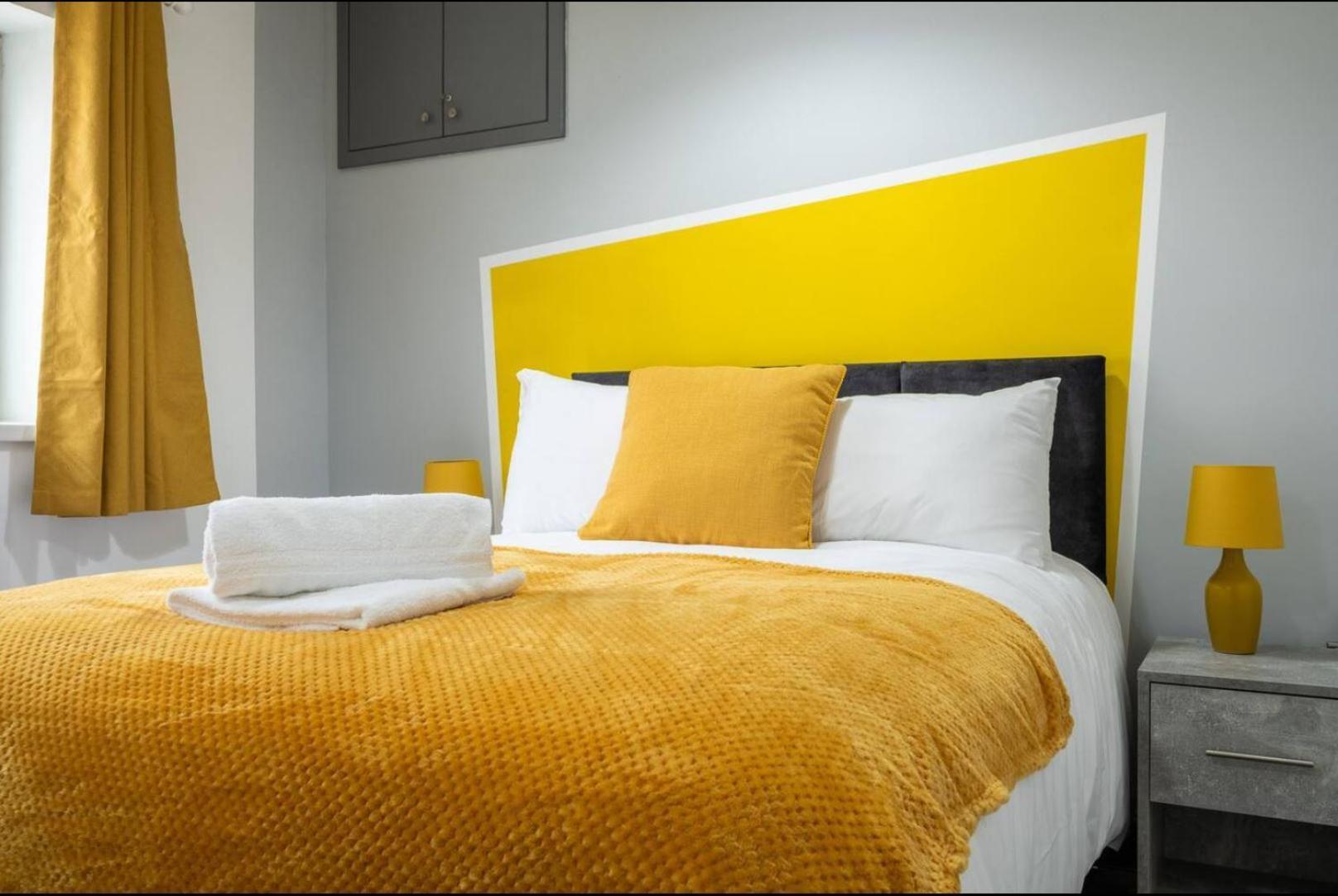 Stunning One Bedroom Apartments Near Shops & Central 카디프 외부 사진