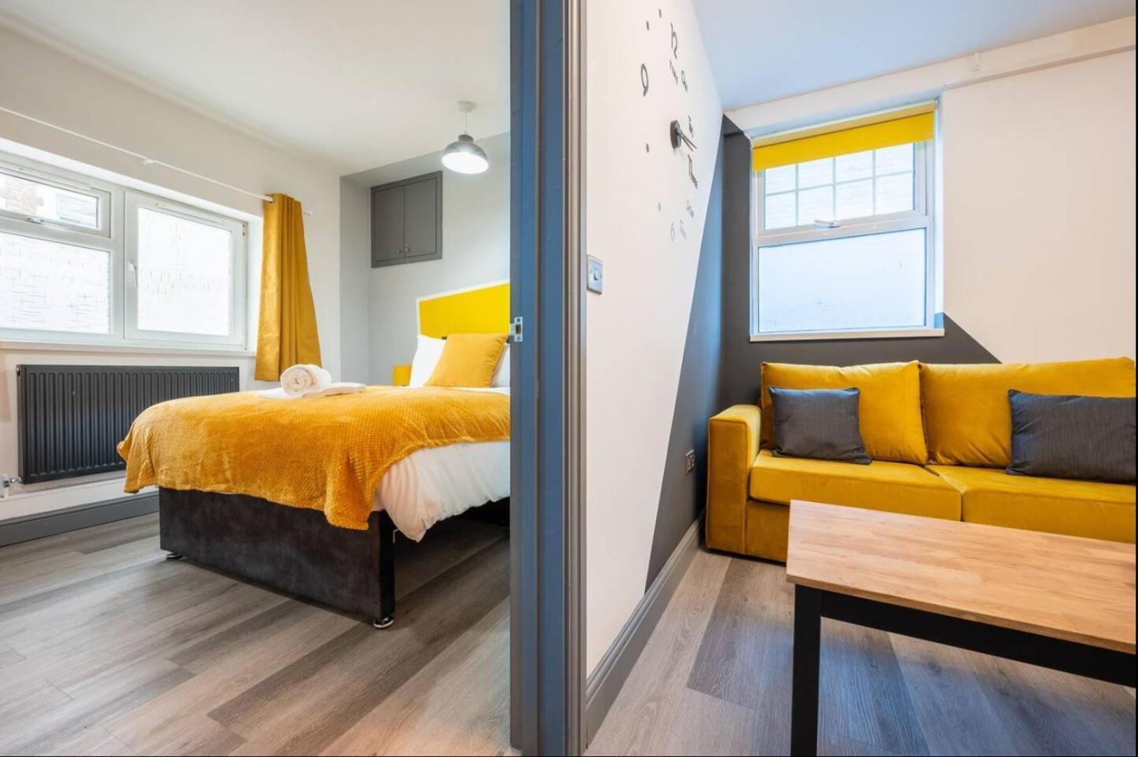 Stunning One Bedroom Apartments Near Shops & Central 카디프 외부 사진