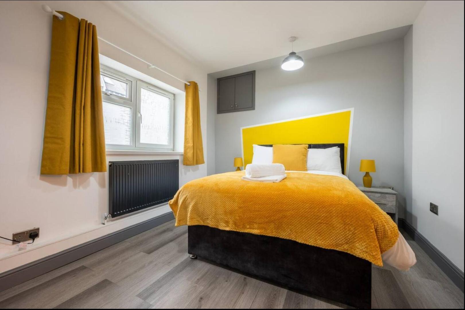 Stunning One Bedroom Apartments Near Shops & Central 카디프 외부 사진